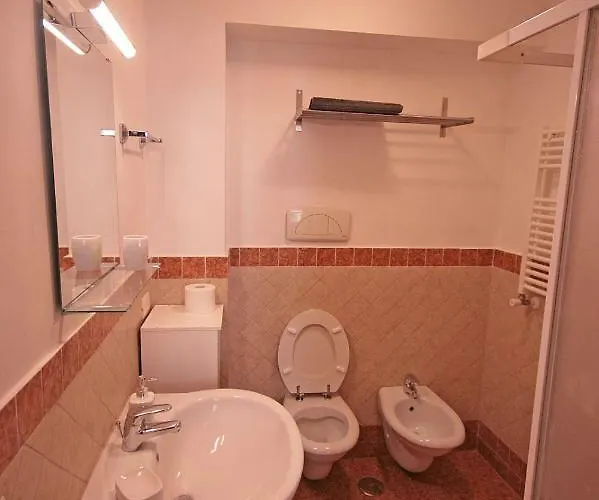 Trastevere 3 Bedrooms Apartament *