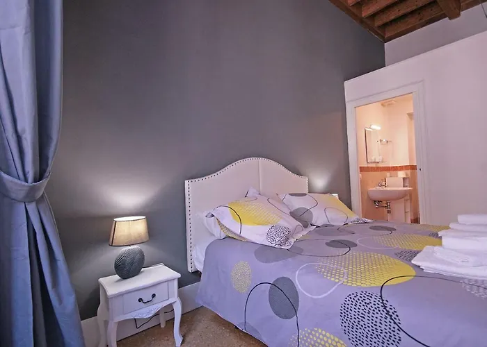 Trastevere 3 Bedrooms *